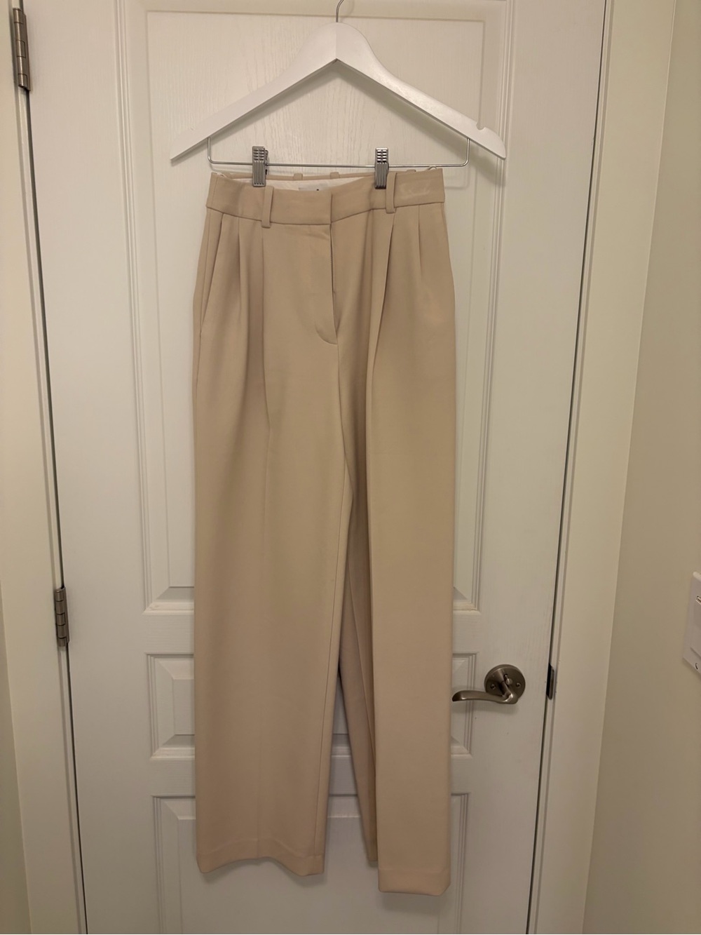 Aritzia Babaton cream pants size 0.
